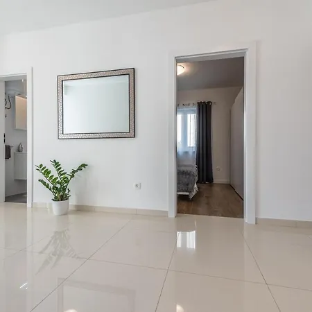 Holiday Home Bajlo Apartment With Three Bedrooms Zadar Exteriér fotografie