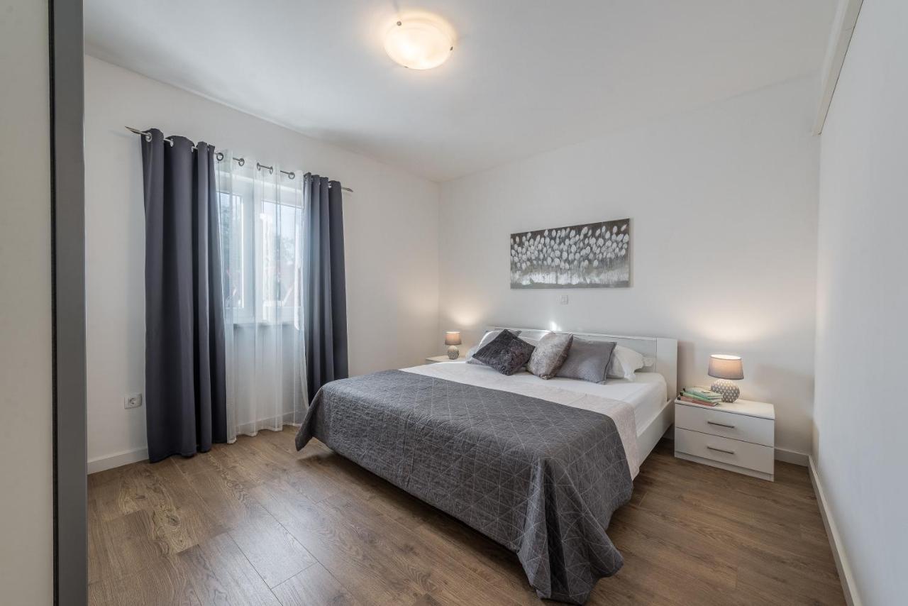 Bajlo With Three Bedrooms Vila Zadar