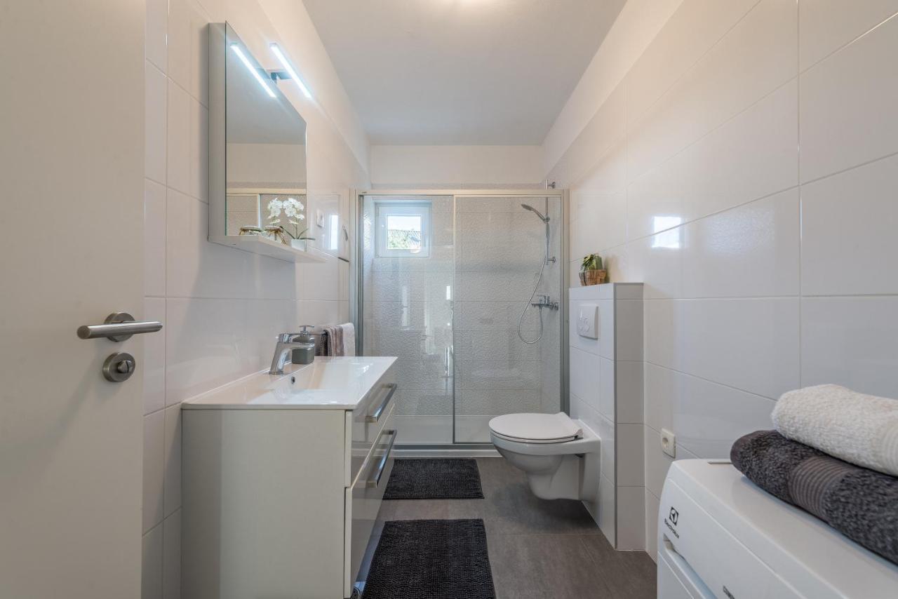 Bajlo With Three Bedrooms Villa Zadar