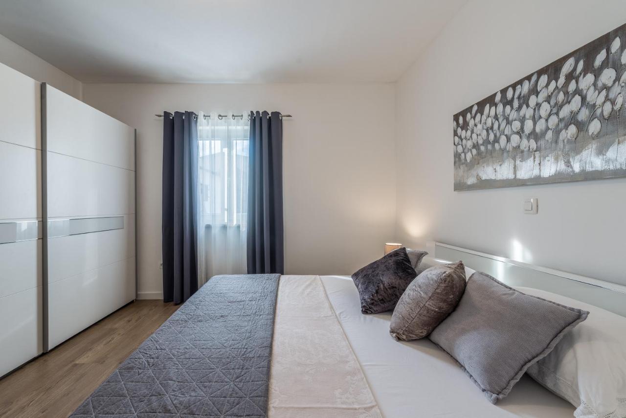 Villa Bajlo With Three Bedrooms Zadar