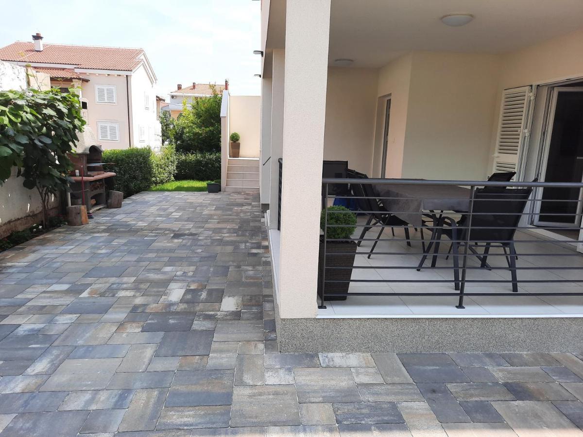 Bajlo With Three Bedrooms Villa