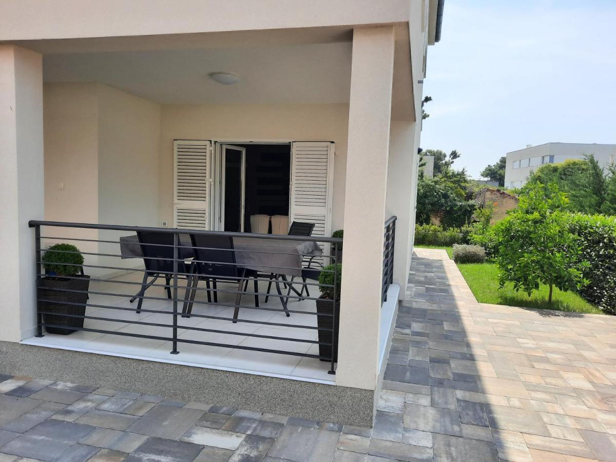 Villa Bajlo With Three Bedrooms Zadar